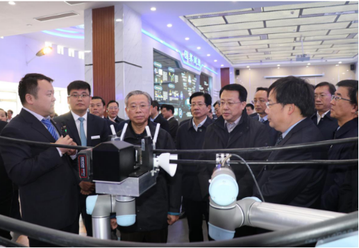 乐普韦尔研发的人工智能配网高压带电作业机器人成功应用并推广