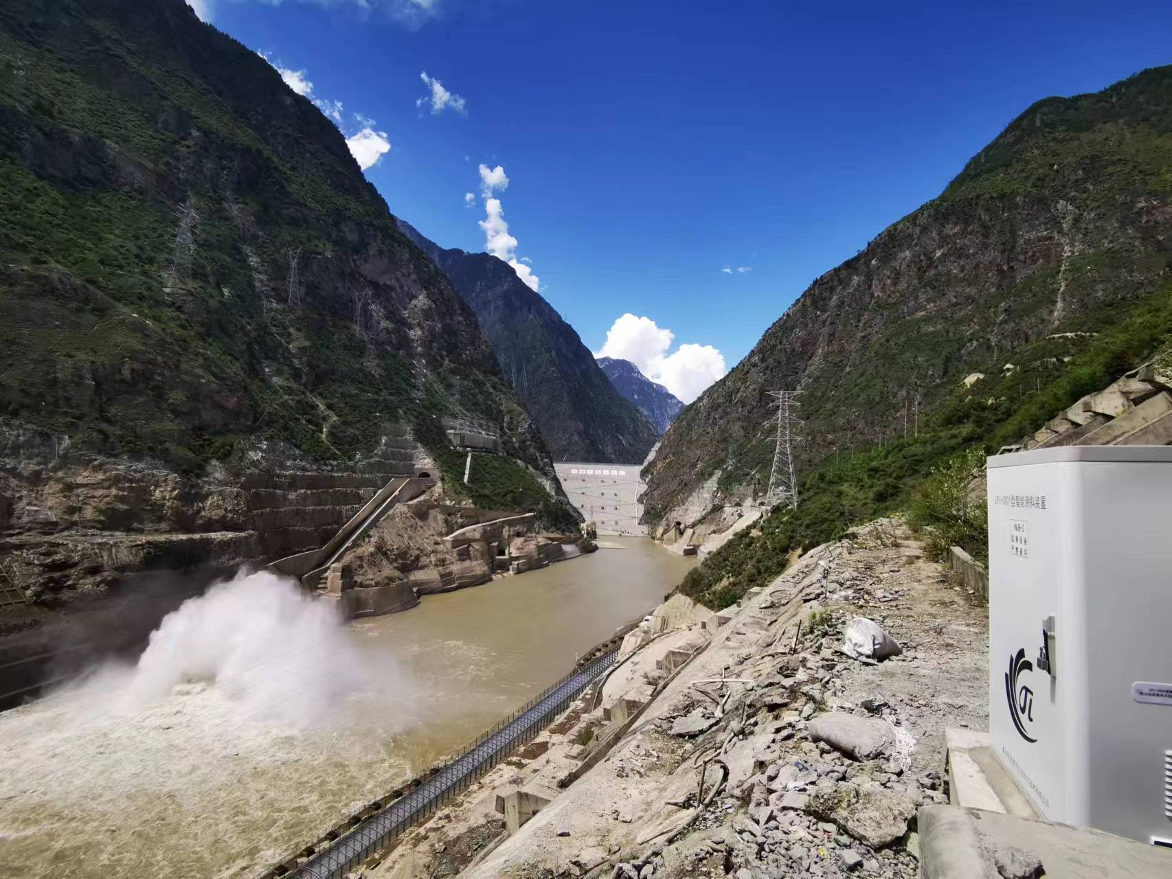 乐普韦尔打造全自主智能测斜装置 智慧守护大渡河水坝安全